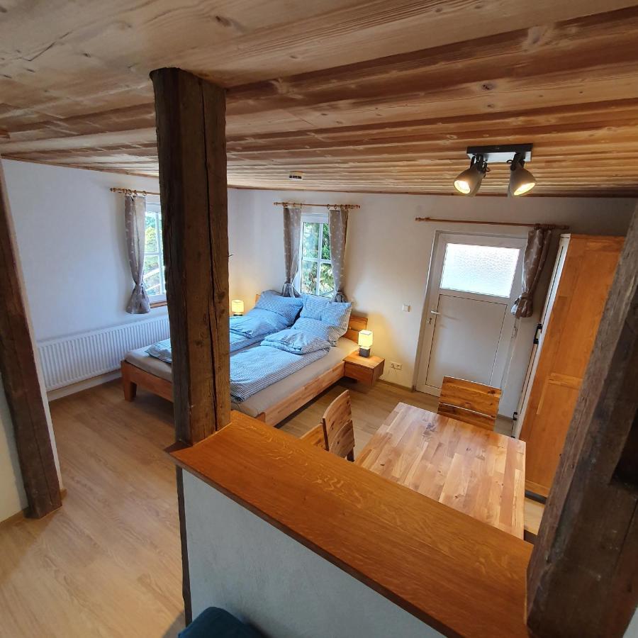 Alte Backstube - Ferienwohnung Huettenstube Und Ferienzimmer Auszeit Erkenbrechtsweiler Exterior photo