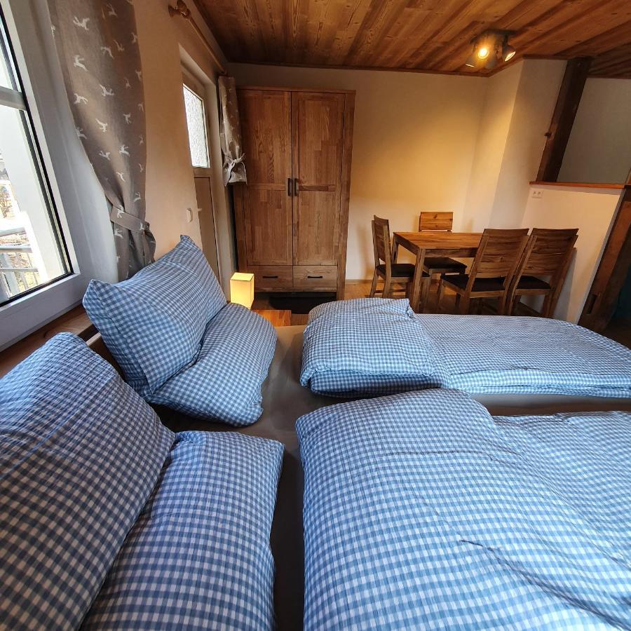 Alte Backstube - Ferienwohnung Huettenstube Und Ferienzimmer Auszeit Erkenbrechtsweiler Exterior photo