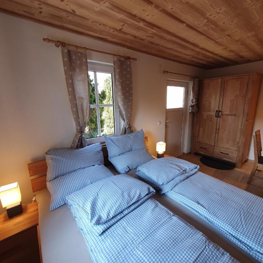 Alte Backstube - Ferienwohnung Huettenstube Und Ferienzimmer Auszeit Erkenbrechtsweiler Exterior photo