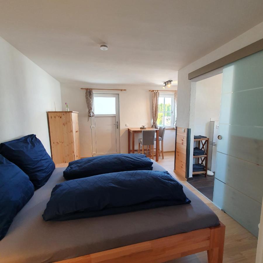 Alte Backstube - Ferienwohnung Huettenstube Und Ferienzimmer Auszeit Erkenbrechtsweiler Exterior photo
